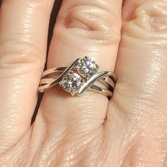 Moissanite Fire Crossover Band Ring - Picture 5 of 12